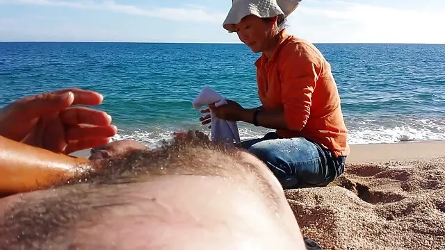 הפורנו הכי טוב, ללא רישום.  אישה סרטי סקס חינם אמא ובן בוגרת שוכבת במיטה ונושאת חבר מהמאהב שלה