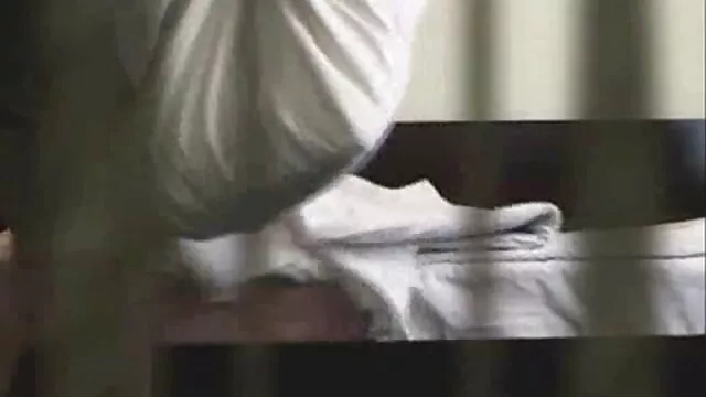 הפורנו הכי טוב, ללא רישום.  זוג דילדו מכניס עיניים עצומות בתחת סקס חינם מילפיות אסיה