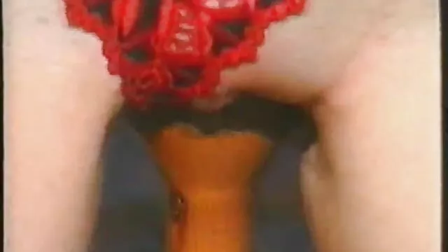 הפורנו הכי טוב, ללא רישום.  גבר מאמן בנות בדף הבית ונותן להן לחיים סרטי סקס חזה גדול חינם