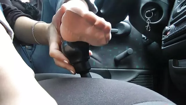 הפורנו הכי טוב, ללא רישום.  אישה פוגעת במכונית אתרי סקס חינם ומכפרת על אנאלי.
