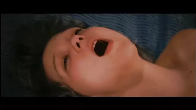 הפורנו הכי טוב, ללא רישום.  מספר פרות סרטים כחולים סקס חינם צעירות נוטלות שפיך על הפנים שלהן.