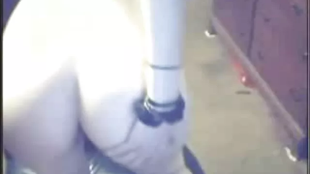 הפורנו הכי טוב, ללא רישום.  סטודנט שנהנה זקנה מזדינת ממציצה ודופק מורה שמנמנה עם גרביונים בתחת.