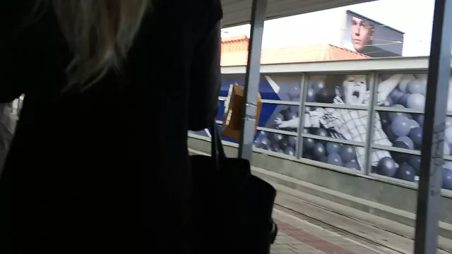 הפורנו הכי טוב, ללא רישום.  הבחורה עם החותלות הלבנות משחקת אותה תחת גדול ויושבת על הפנים של החברה של סרטי פורנו לצפיה ישירה חינם מנדה