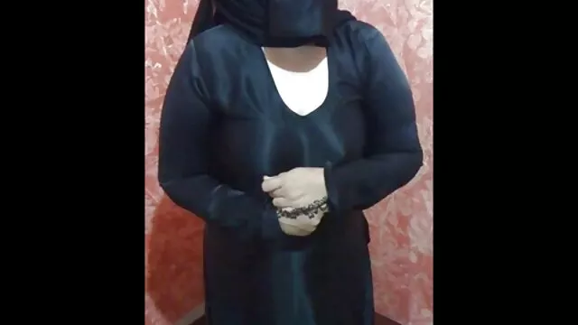 הפורנו הכי טוב, ללא רישום.  Hahal דופק סרטימ כחולימ ילדה ללא תנועה בשמלה לבנה ב שולח ושפיך תחתון בתוך