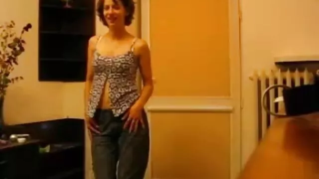 הפורנו הכי טוב, ללא רישום.  החברה סרט סקב שלו שמה מזוודה חזקה בתחת תלמיד עם חזה קטן