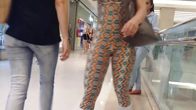 הפורנו הכי טוב, ללא רישום.  שני מכונאי אוטומטי בעת ובעונה אחת לחטוף ברונטית עד לנקודה ופרדות ועם החבר שלה busty מורה מזדינת