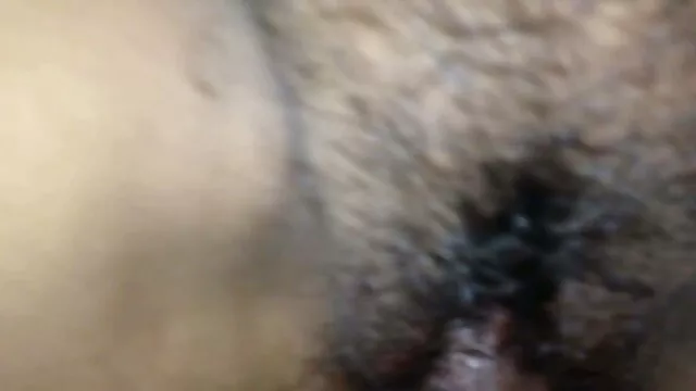 הפורנו הכי טוב, ללא רישום.  שחרחורת בכותונת לילה אדומה ליד הר סרטי גייז ישראלים חינם הצמיגים מזדיינת עם ויברטור