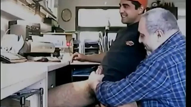 הפורנו הכי טוב, ללא רישום.  גבר הכה את סרטים פונוגרפים ישראלים אשתו ממש על המקום ומיד להיכנס צבירה בפה של משרתת שוכב על החלק התחתון של אשתו